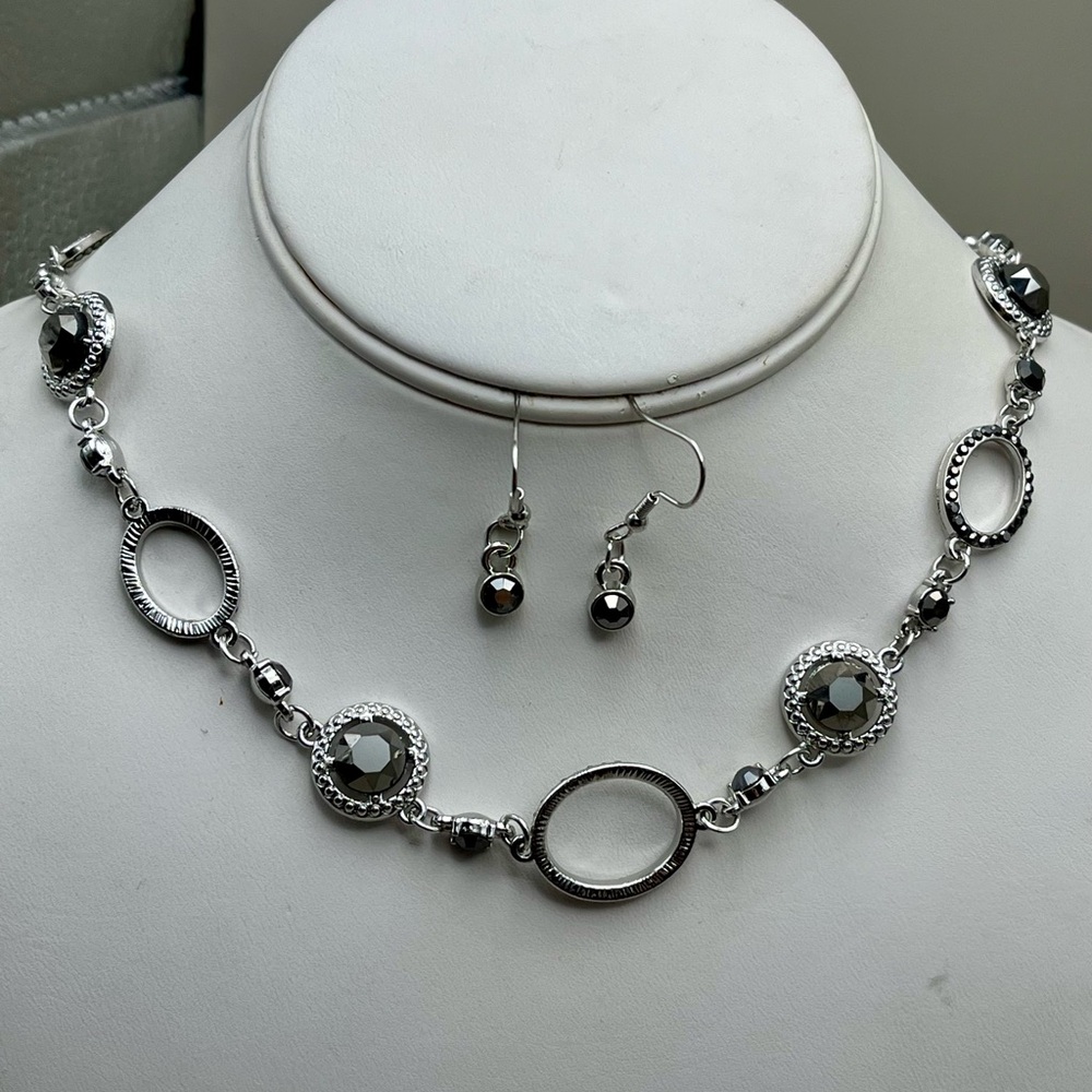 Elegant Silver Necklace and Earring Set